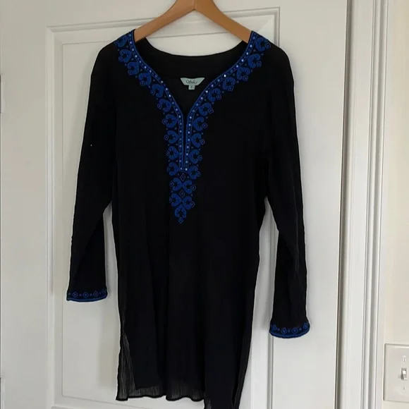 Sulu tunic/beach cover up. Black w midnight blue embroidery. Size 8 - Picture 1 of 4